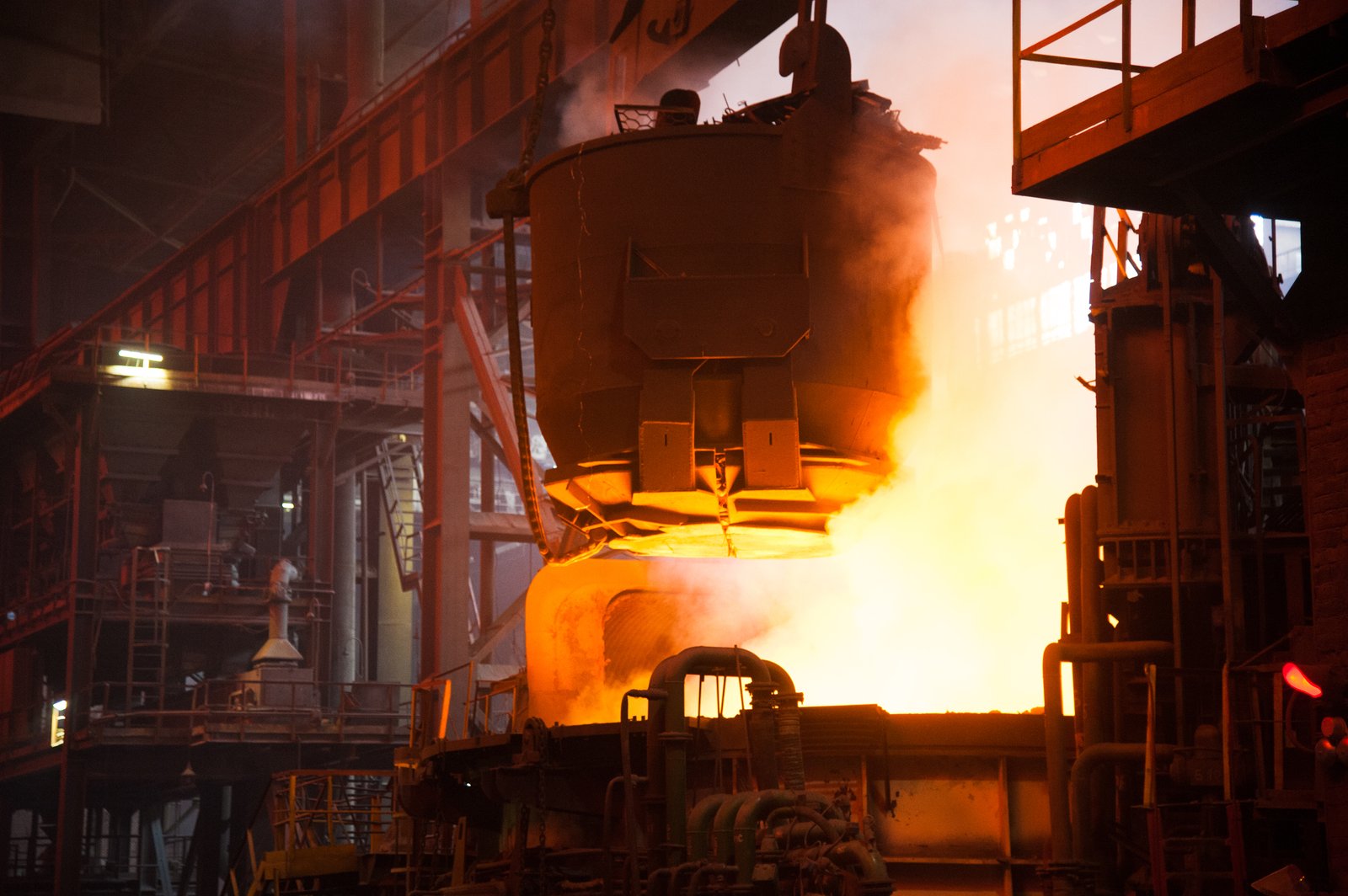 Ladle discharging molten steel in the melt shop